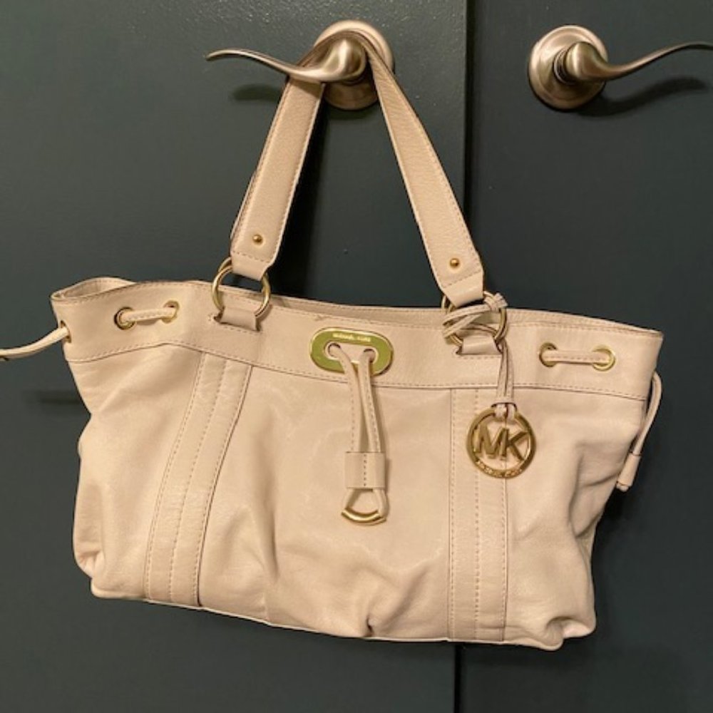 Michael Kors Hobo